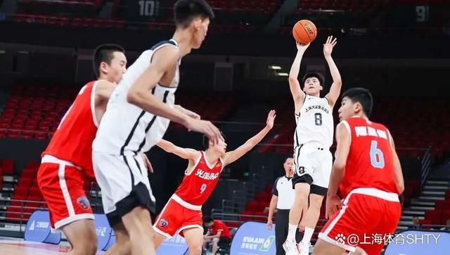 日本无翼乌全彩j奶无遮挡